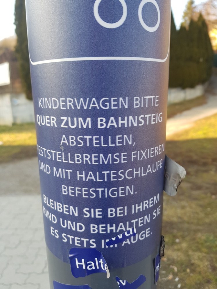 16 Kinderwagen-Warnpanik Bhf. Rekawinkel