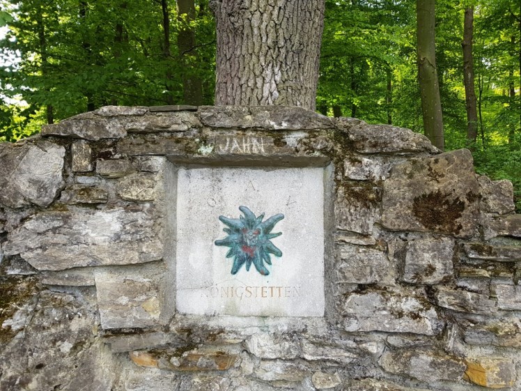 06 Jahn-Sgraffito auf Jahnhöhe