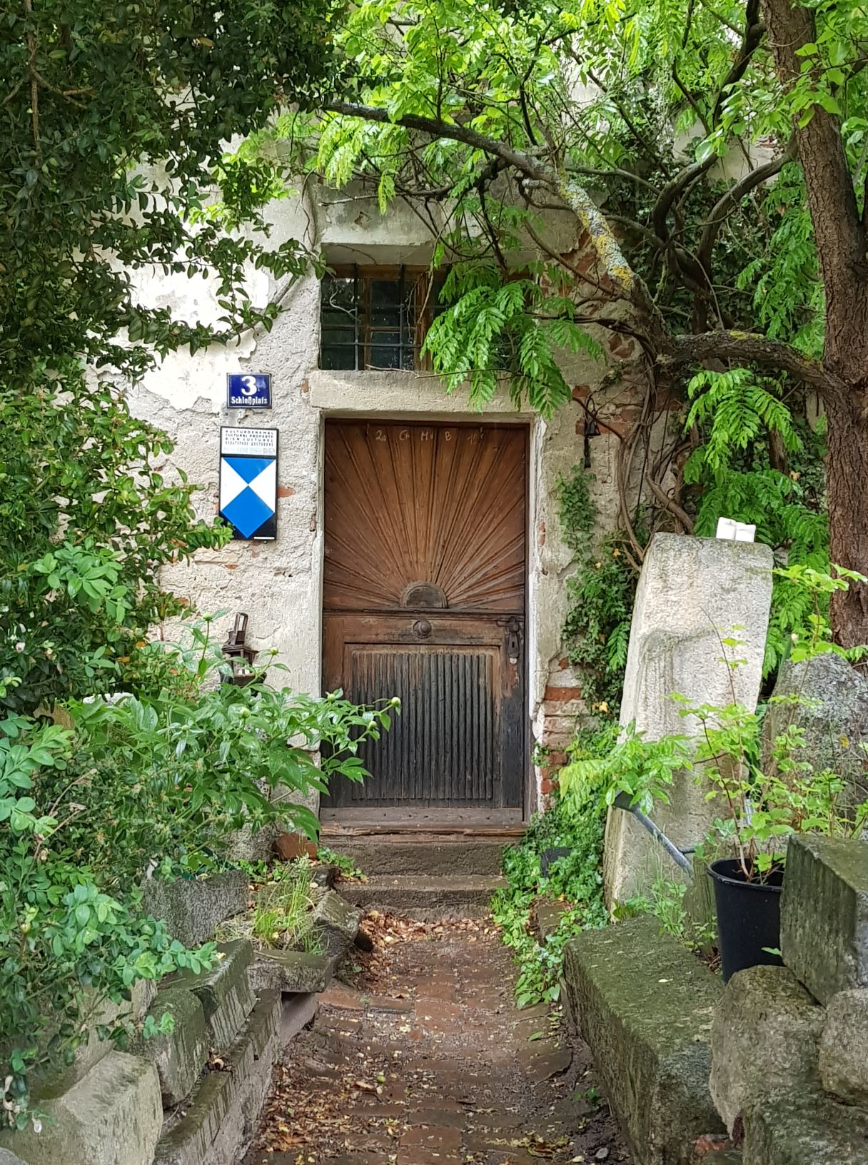 26 Eingang Alte Kirche 2